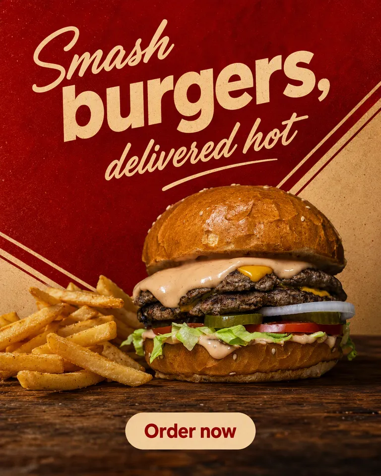 Anuncio vertical de Performance Max de una smash burger con patatas sobre fondo granate y un botón Pide ya