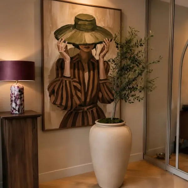 Anuncio estático de Meta: cuadros decorativos en un pasillo