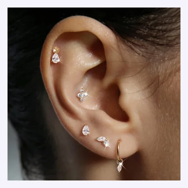 Static Meta ad: small earrings in an ear
